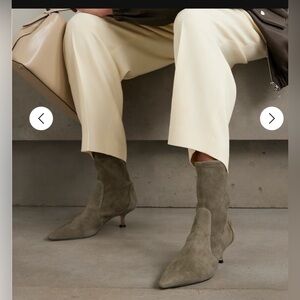 STUART WEITZMAN Naomu suede ankle boots. New no box color Navy  blue